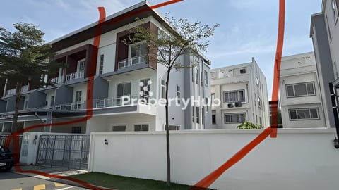 ផ្ទះខាង​ សល់ដីធំ​ 6,5m