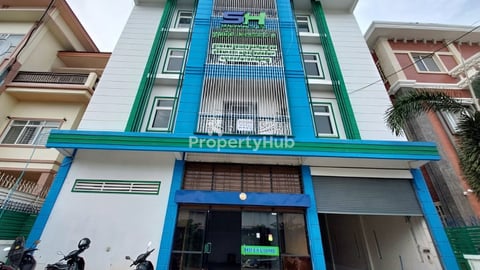 អាគារសំរាប់លក់បន្ទាន់ ទីតាំងនៅលើផ្លូវឌួងងៀប