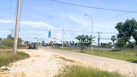 នៅលើផ្លូវ7មករា