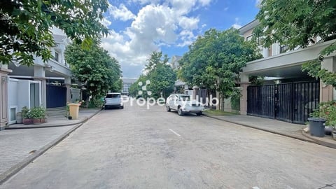 Twin Villa for Sale in Borey Peng Huoth 60m
