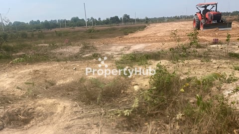 ដីលំហែ តំបន់ត្រាវកុដិ តាមផ្លូវ ទៅព្រលានយន្តហោះថ្មី សៀមរាប