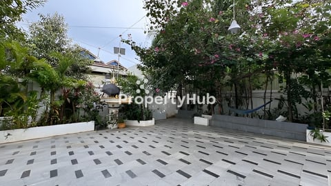 ផ្ទះវីឡាទំនើបលក់បន្ទាន់ នៅសង្កាត់ក្រាំងធ្នង់ ម្ចាស់ប្រញាប់ទៅរស់នៅអង្លេ