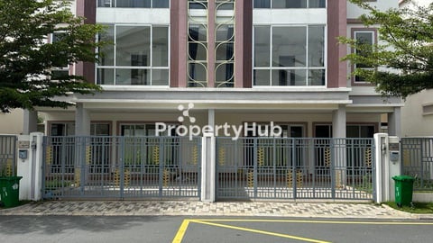 5 Bedroom Twin Villa for Sale in Chroy Jongva