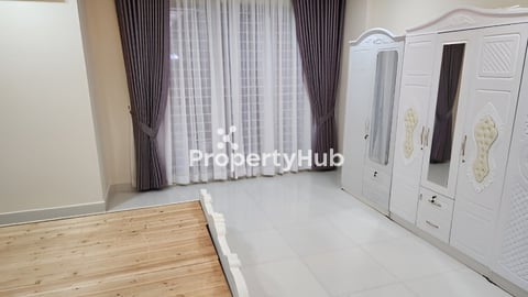 ជ្ទះជួលបុរីប៉េងហួត ជិត Aeon 2