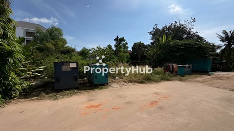 ដី​លក់​(បេន​ឡាន​ចាស់​ចុង​កៅ​ស៊ូ​)