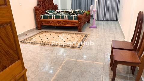 ផ្ទះលក់តាមផ្លូវ2004ចូលក្នុងប្រហែរ200ម៉ែត្រ