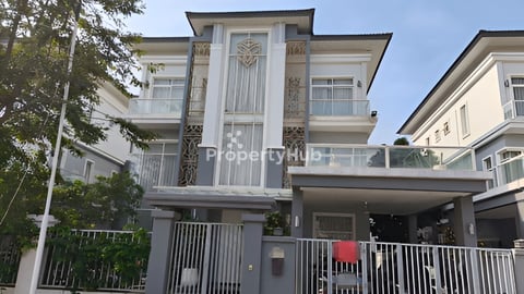 Villa Queen for sell urgent ! វីឡាឃ្វីន ទោល ធំ មុខសួន សម្រាប់លក់ តម្លៃធូរជាងទីផ្