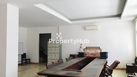 ផ្ទះវីឡាត្រូវការលក់បន្ទាន់