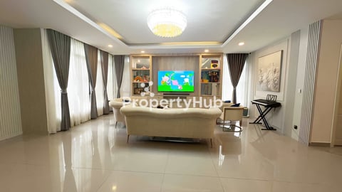 វីឡាឃ្វីនសម្រាប់លក់បន្ទាន់នៅក្នុង បុរីជីបម៉ុង ដឹផាកលែន ផ្លូវឯ.ឧ ជាសុផារ៉ា​ (៥៩៨)