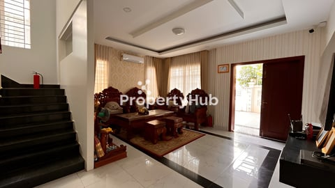 🏠វីឡាជួល Heng Heang ,💸Price:800$ ចរចា