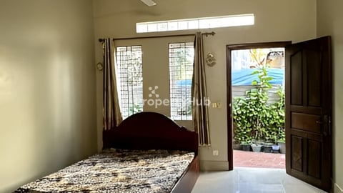 បន្ទប់មាស៊ីនត្រជាក់ 90$ ជាន់ក្រោម  នៅបានតែ2នាក់ ជួល3ខែឡើង កក់ 50$ នៅក្រោម3ខែ គិត