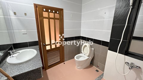 វីឡាភ្លោះ (ប៉េងហួតបឹងស្នោ)