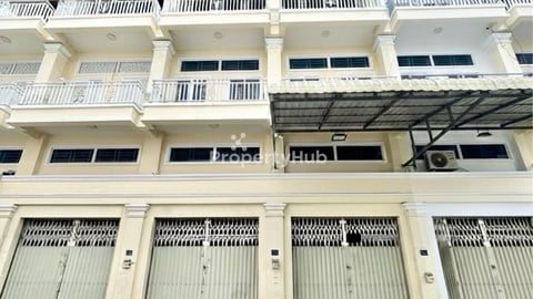 💥ផ្ទះល្វែង លក់បន្ទាន់ខ្លាំង! តម្លៃក្រោមទីផ្សារខ្លាំង នៅម្តុំផ្សារស្ទឹងមានជ័យ