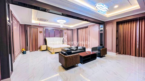 Queen Villa for Sale Borey Peng Huot 50m near AEON 3