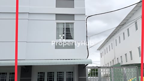 ផ្ទះនៅជិតព្រលានយន្តហោះថ្មី និង Aeon Mall3សល់ចំហៀងធំ បុរីពិភពថ្មីកួរស្រូវ២សម្រាប់លក់បន្ទាន់