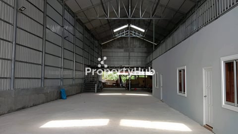 ឃ្លាំងលក់នៅជិតរកាកោងស្ពានលេខ23