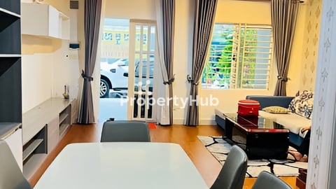 ផ្ទះ​លក់​