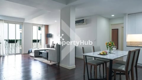 Expansive 2 Bedroom Apartment Available for Lease in Phnom Penh's CBD, Close to Wat Phnom