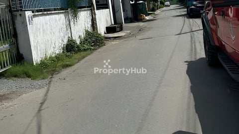 ដីលក់បន្ទាន់​ ជិតរង្វង់មូលផ្សារដេីមថ្កូវ