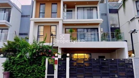 វិឡាទោលសំរាប់លក់បន្ទាន់ ក្នុងបុរីWoodland ផ្លូវ60m