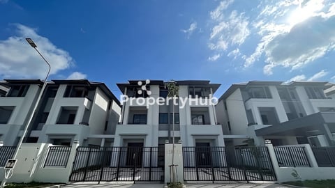 Twin Villa for sale at Borey Chip Mong 60m Landmark 60m