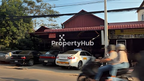 ឃ្លាំងអាជីវកម្មលក់លើផ្លូវរដ្ឋ18m. ភ្នំពេញ