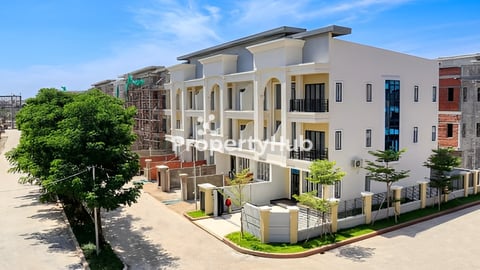 ផ្ទះសម្រាប់លក់ប្រញ៉ាប់ ប្រភេទវីឡាកូនកាត់ LA