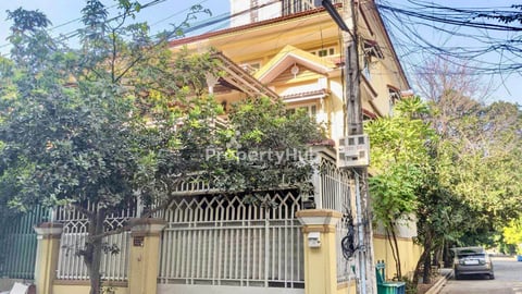 វិឡាភ្លោះកែងសំរាបលក់បន្ទាន់ - ទីតាំង: បុរីប៉េងហ៊ួតស្ទឹងមានជ័យចាស់(លូ៥)