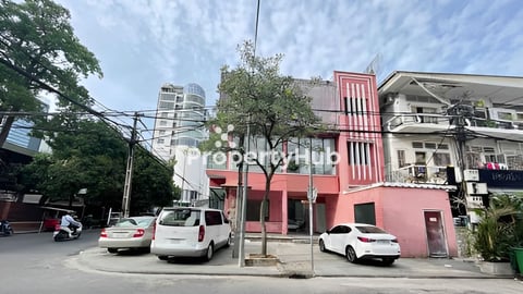 ផ្ទះកែងសម្រាប់ជួល នៅសង្កាត់ចតុមុខ