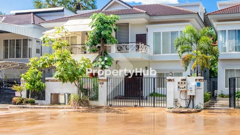 Twin Villa for Rent in Svay Dangkum Area