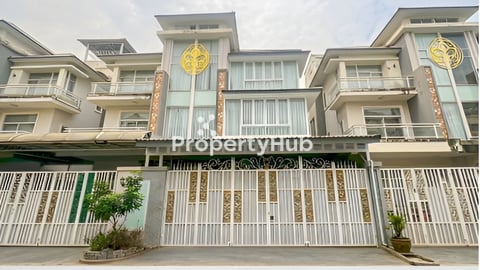 Twin villa for rent at borey Orkide 2004