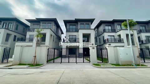 វិឡាQueen BII  សំរាបលក់បន្ទាន់ ទីតាំងបុរីជីបម៉ុង50m