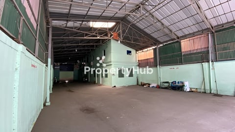 ដី នឹង ឃ្លាំងសម្រាប់លក់ ( warehouse for sale)