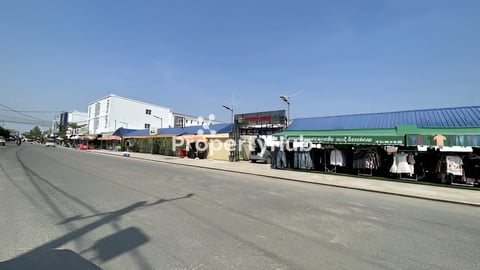 ដីលក់ ទល់មុខបុរីពិភពថ្មីកំបូល៣