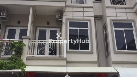 Spacious 6 Bedroom Link House for Sale in Russey Keo Phnom Penh