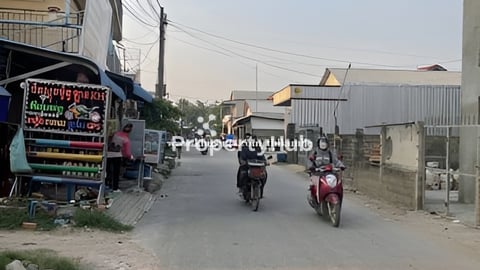 ដីអាជីវកម្មលក់បន្ទាន់