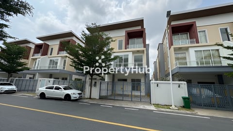 ផ្ទះភ្លោះ​លក់តំលៃក្រោមទីផ្សារ