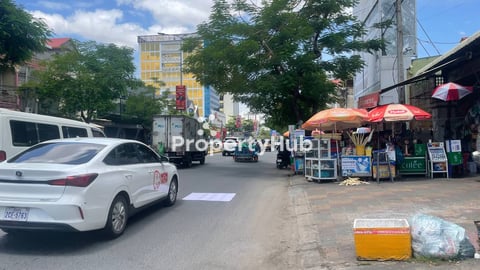 Spacious Shophouse for Rent on High-Traffic Street 271