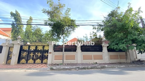 វីឡាជួល​ $3000/ខែ​ (ទួលគោក)