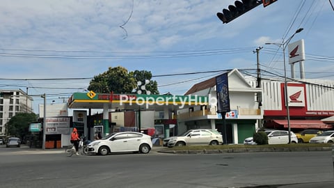 ដីកែង និងផ្ទះ2ល្វែងលក់ លើផ្លូវធំបំបែកជា4ចំការដូង មានចំណូលស្រាប់