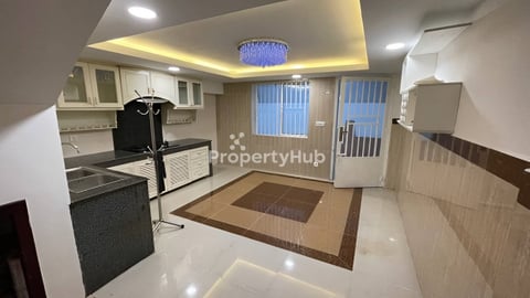 Three shophouse for sale near Borey Orkide street 2004