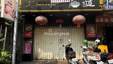 Shophouse for Rent on Main Road in Khan Daun Penh