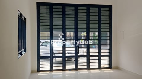 ផ្ទះល្វែងកែង​ អាជីវកម្មលក់  Shop House B នៅក្នុងបុរី ជីបម៉ុងលែនរីច Land Riche