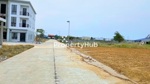 ដីលក់នៅព្រែកហូរកើត