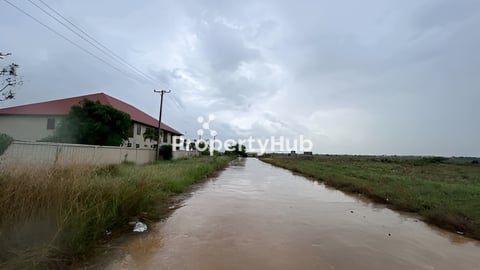 ដីឡូត៏លក់បន្ទាន់(ប្លុក គ្រួសារថ្មី)ប្លង់រឹង