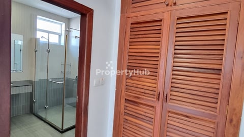 2 bedroom 950$ size 153m2  (Toul Tumpoung)