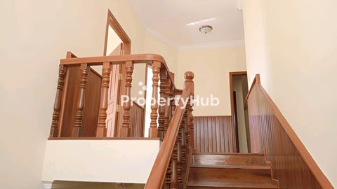 House for sale នៅខាងក្រោយបូរី អាខេត ចុះពីផ្លូវជាតិលេខ6ប្រហែល 200ម និងនៅជាប់ផ្លូវ