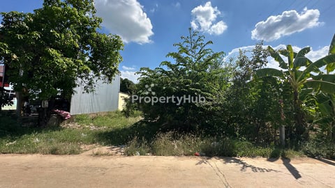 ដីជាប់ទន្លេរលក់បន្ទាន់  27m x 110m