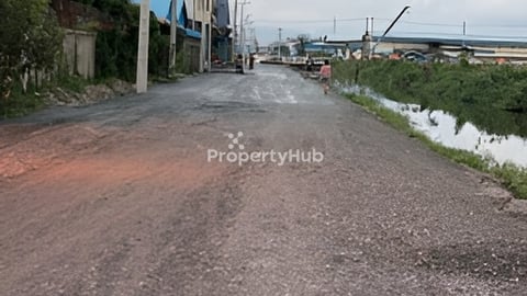 សាលារៀន ផ្សារ ធនាគារ រមណីដ្ធាន ផ្សារទំនើប Aeon condo និងមិនឆ្ងាយពីព្រលានថ្មី