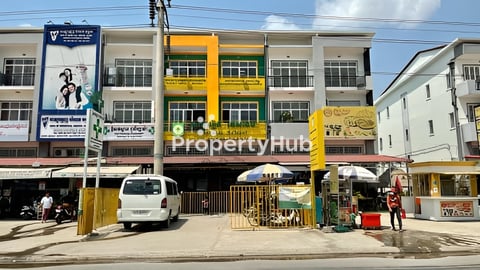 ផ្ទះអាជីវកម្ម2ល្វែងទល់មុខផ្សារសុភមង្គលនិងផ្សារសន្តិភាព